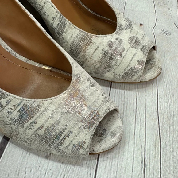 BCBGeneration wedge peep toe heels size 10 metallic snakeskin - Picture 2 of 9